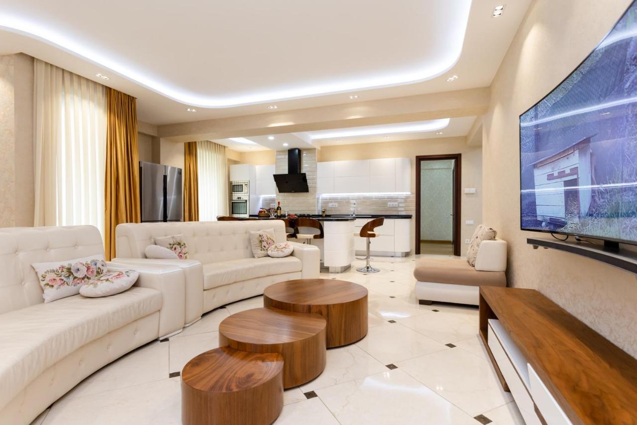 Central Cozy 3Bd-2Bath Apartment Тбилиси Екстериор снимка