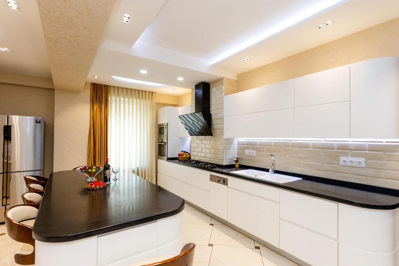 Central Cozy 3Bd-2Bath Apartment Тбилиси Екстериор снимка