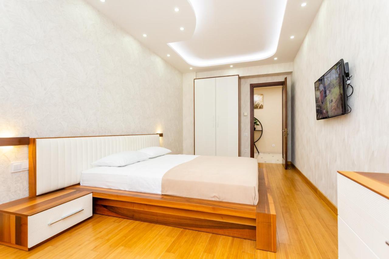 Central Cozy 3Bd-2Bath Apartment Тбилиси Екстериор снимка