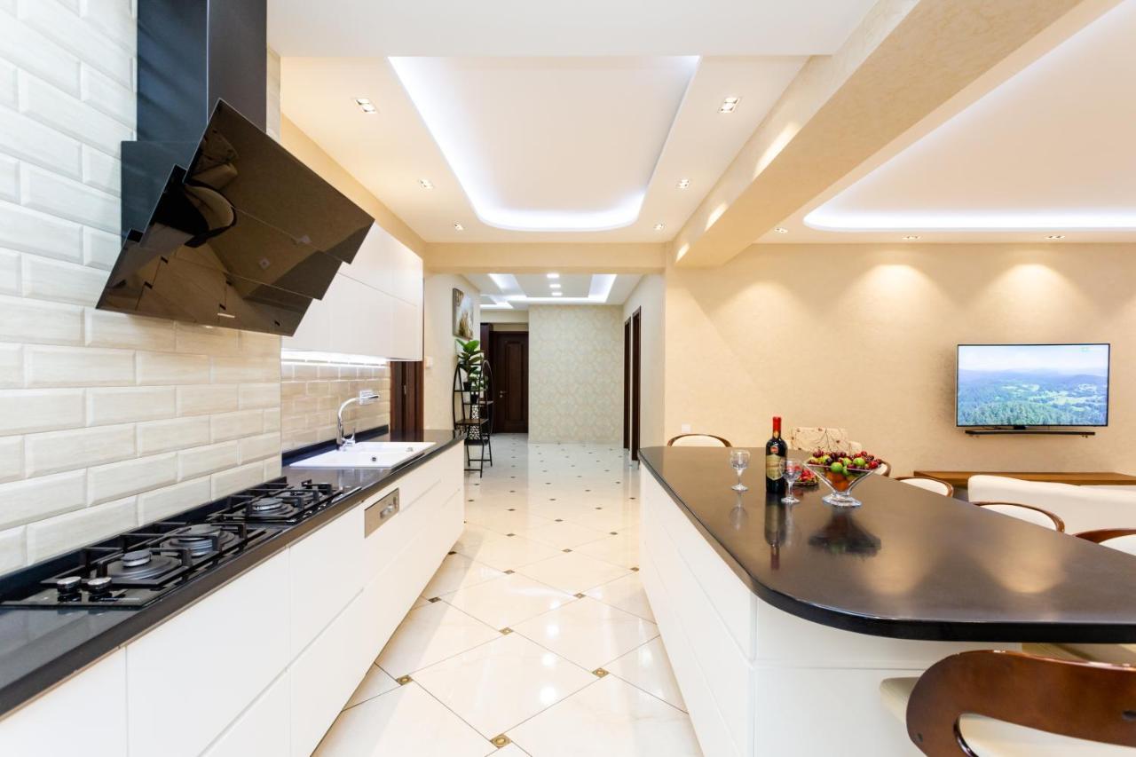 Central Cozy 3Bd-2Bath Apartment Тбилиси Екстериор снимка
